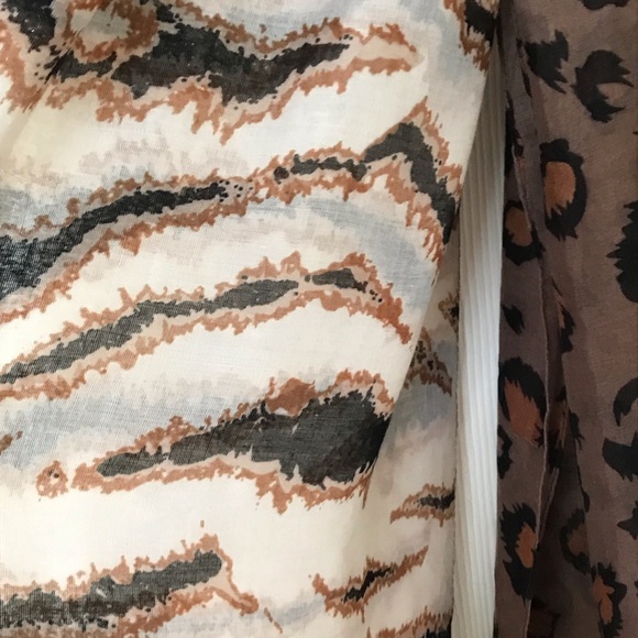 Beautiful Animal Print Pashmina NWOT - Picture 4 of 6